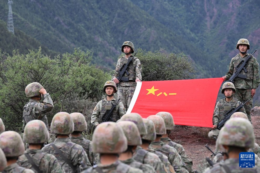 八一,我们在战位上向祖国报告 八一,我们在战位上向祖国报告