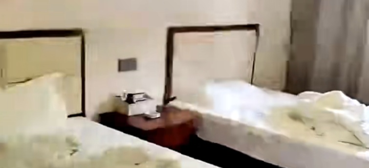离谱 | 一女子住酒店退房时把浴巾水壶装走!酒店:没报警 ! 离谱 | 一女子住酒店退房时把浴巾水壶装走!酒店:没报警 !
