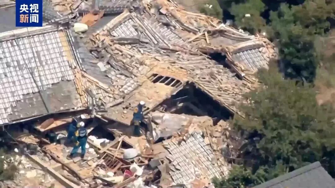 日本熊本高温创纪录,一70多岁地震后栖身汽车中的灾民疑似中暑死亡 日本熊本高温创纪录,一70多岁地震后栖身汽车中的灾民疑似中暑死亡