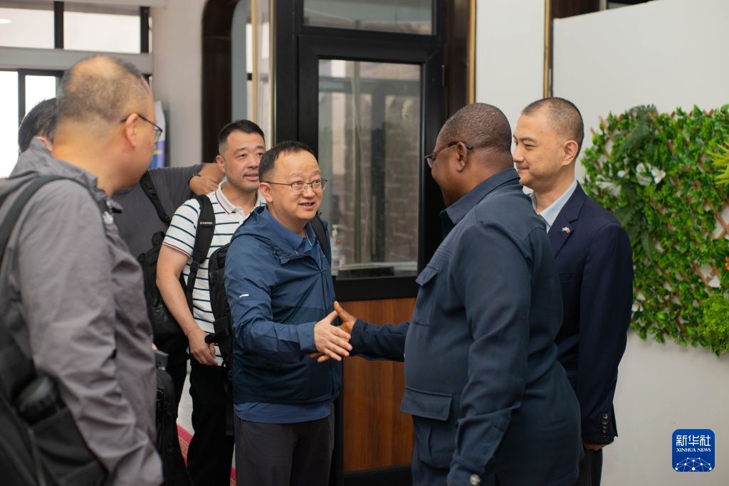 中国第三批埃博拉抗疫医疗专家组抵达刚果(金) 中国第三批埃博拉抗疫医疗专家组抵达刚果(金)