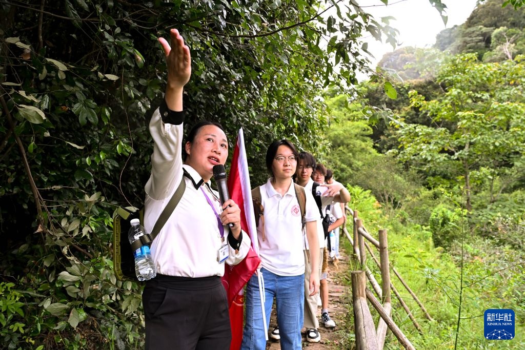 “85后”讲解员胡石招:让厚重的历史变得鲜活 “85后”讲解员胡石招:让厚重的历史变得鲜活