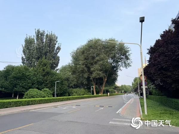 未来三天北京雷雨天气频繁 湿度较大闷热感持续 未来三天北京雷雨天气频繁 湿度较大闷热感持续