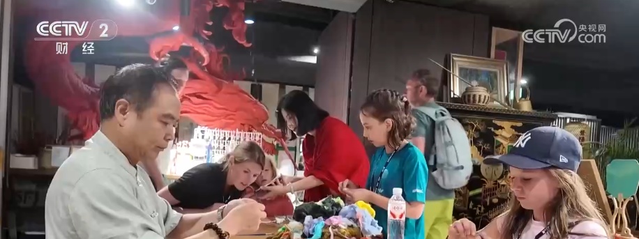 入境游迈入沉浸式体验2.0时代 外籍游客从“想去看看”到“说走就走” 入境游迈入沉浸式体验2.0时代 外籍游客从“想去看看”到“说走就走”