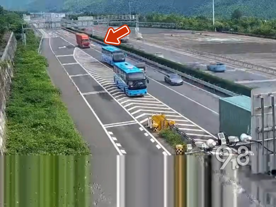 “他是老板,他说啥是啥”...浙江高速上,副驾的老板一通指挥,驾驶座的员工9分没了 “他是老板,他说啥是啥”...浙江高速上,副驾的老板一通指挥,驾驶座的员工9分没了