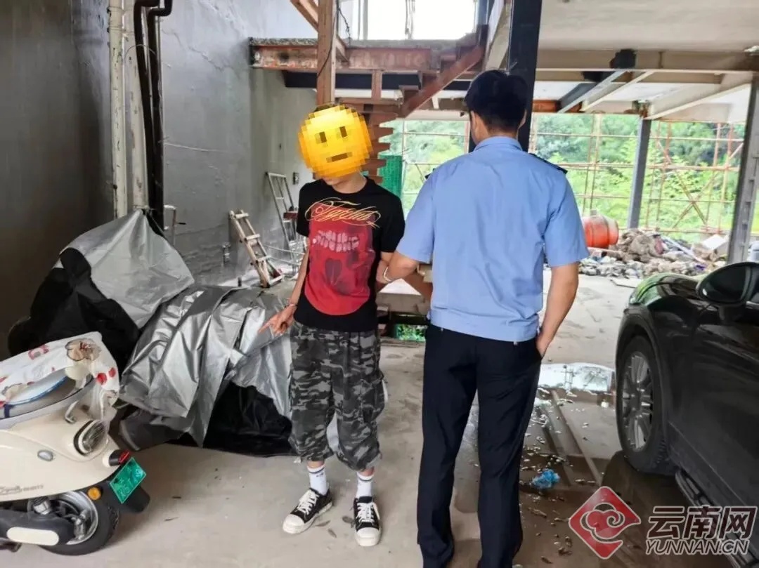 两男子驾车跨市流窜至昆明,伪装潜入、通宵蹲守翻墙入室盗窃 竟被5处监控全程记录 两男子驾车跨市流窜至昆明,伪装潜入、通宵蹲守翻墙入室盗窃 竟被5处监控全程记录