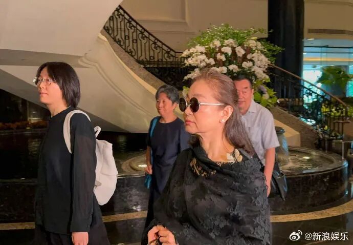 半个华语影坛现身悼念，送别施南生