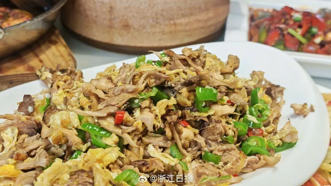 全网追更的“果菌王”,上新了!两年前,浙江网友一颗“烂苹果”被中科院博士求购,后来的事谁都没想到…… 全网追更的“果菌王”,上新了!两年前,浙江网友一颗“烂苹果”被中科院博士求购,后来的事谁都没想到……