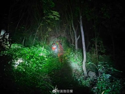 老人被困深山 因迷信多次错过救援 老人被困深山 因迷信多次错过救援