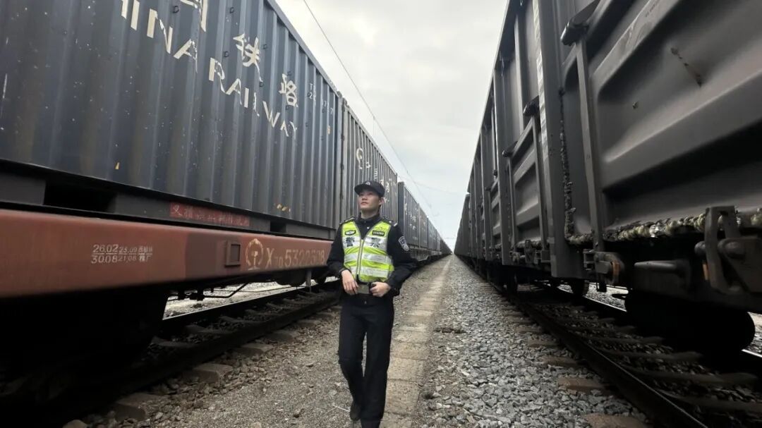 从“被淘汰”到教官比武女子冠军,广西这位民警用了四年! 从“被淘汰”到教官比武女子冠军,广西这位民警用了四年!