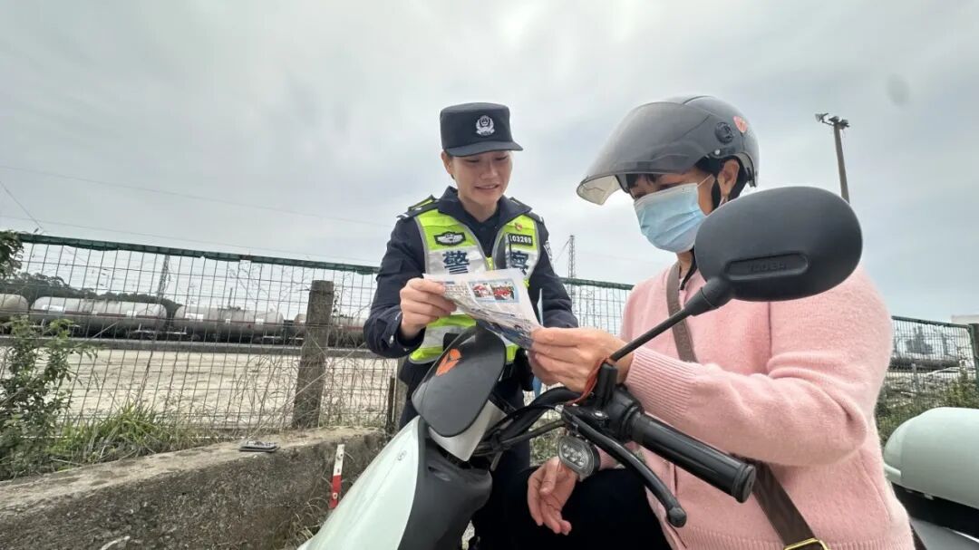 从“被淘汰”到教官比武女子冠军,广西这位民警用了四年! 从“被淘汰”到教官比武女子冠军,广西这位民警用了四年!