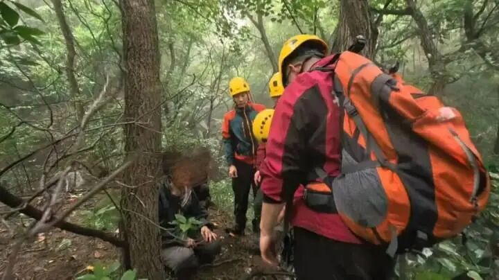 迷信“山中听到有人呼喊名字不能应答”,老人与搜救队伍反着走 迷信“山中听到有人呼喊名字不能应答”,老人与搜救队伍反着走