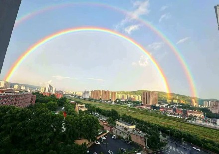 甘肃天水现双虹映霞 甘肃天水现双虹映霞