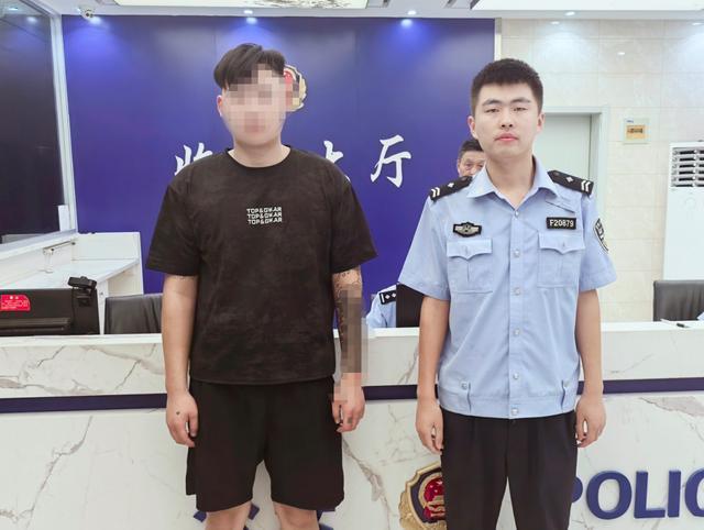菏泽交警查获非法改装车,驾驶人无证被拘 菏泽交警查获非法改装车,驾驶人无证被拘