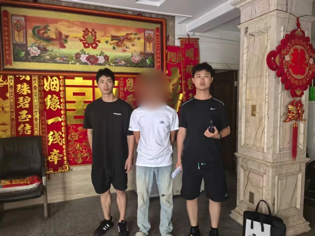 频频转账后,发现网恋3年的“女友”不对劲... 频频转账后,发现网恋3年的“女友”不对劲...