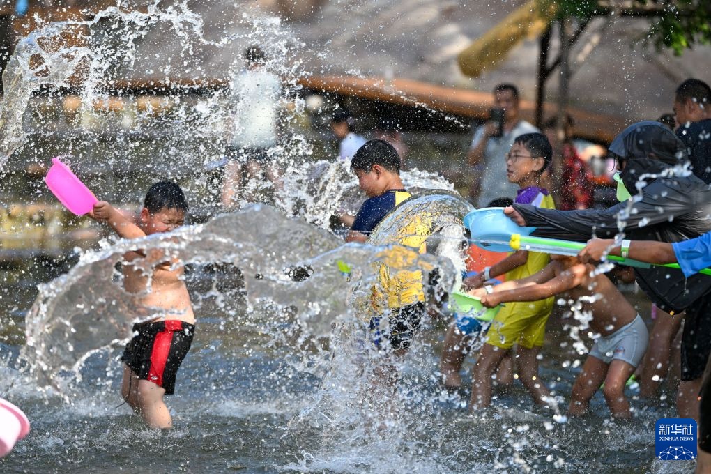 天津:夏日戏水享清凉 天津:夏日戏水享清凉