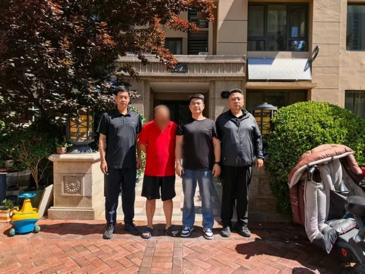 济南一老人被骗120余万元,警方:犯罪嫌疑人贺某已被采取刑事强制措施 济南一老人被骗120余万元,警方:犯罪嫌疑人贺某已被采取刑事强制措施