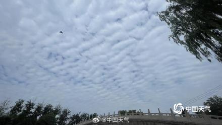 北京天空现鱼鳞云景观 北京天空现鱼鳞云景观