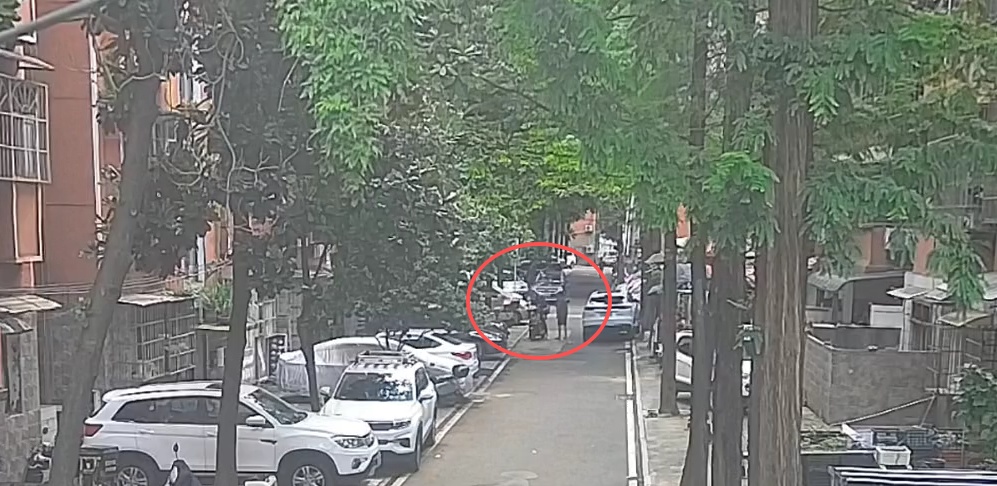 外卖员朝餐食吐口水？真相来了！3人被行拘