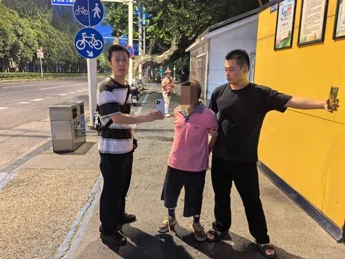 “背景板是你的吧?”凌晨5点,收到一条短信后,她给派出所写了封长信 “背景板是你的吧?”凌晨5点,收到一条短信后,她给派出所写了封长信