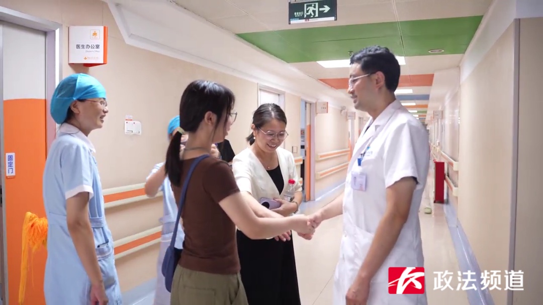 跨越18年的温暖重逢!昔日危重新生儿考入大学,手写感谢信致谢救命医者 跨越18年的温暖重逢!昔日危重新生儿考入大学,手写感谢信致谢救命医者
