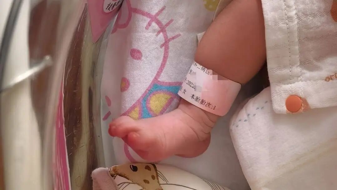 广东清远两女子错位人生37年,医疗机构科普新生儿“身份密码”核验 广东清远两女子错位人生37年,医疗机构科普新生儿“身份密码”核验