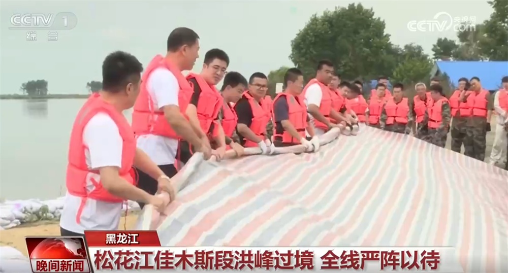 “暴雨+强对流”双预警 多地多部门全力投入抢险救灾工作