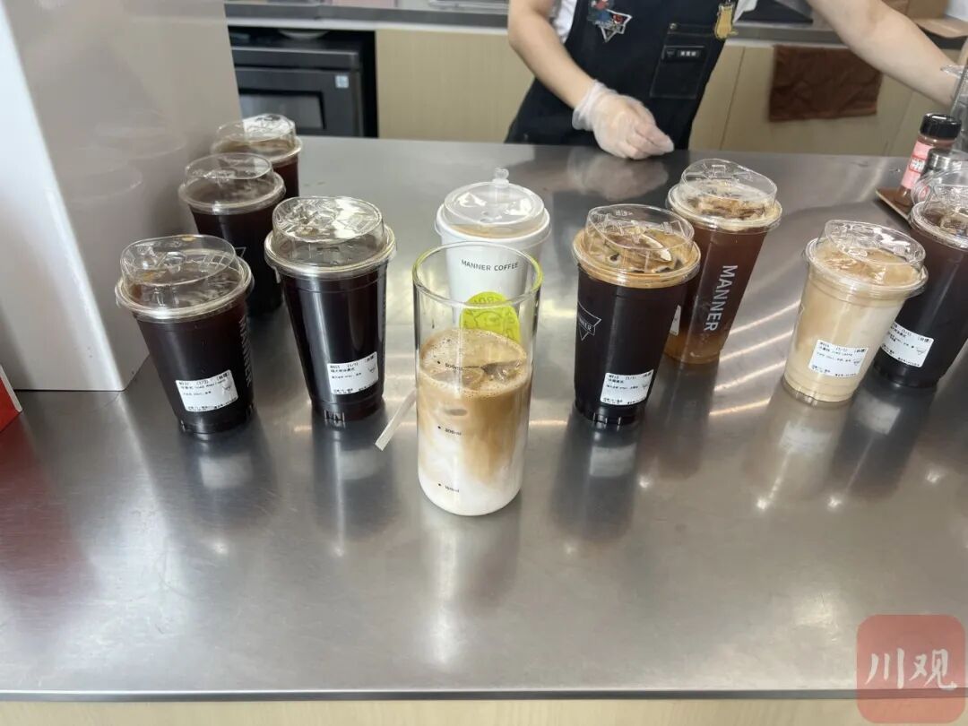 成都“买咖啡自带杯”火了,有店铺每杯可减免8元 成都“买咖啡自带杯”火了,有店铺每杯可减免8元