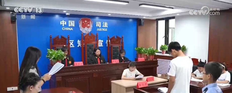 花样“带娃”破解职工子女假期“看护难” 孩子们有所学、有所乐充实过暑假 花样“带娃”破解职工子女假期“看护难” 孩子们有所学、有所乐充实过暑假