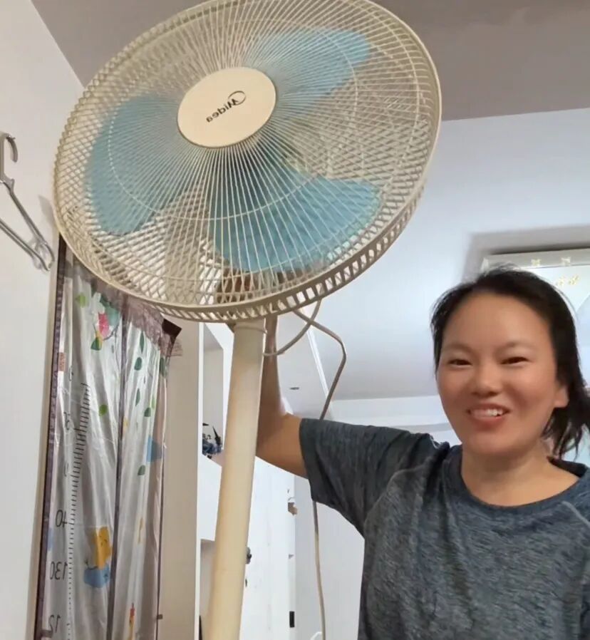 合肥陪读妈妈送出的报废电风扇,被邻居爷爷修好送回;网友:一个旧瓷盆托起人心 合肥陪读妈妈送出的报废电风扇,被邻居爷爷修好送回;网友:一个旧瓷盆托起人心