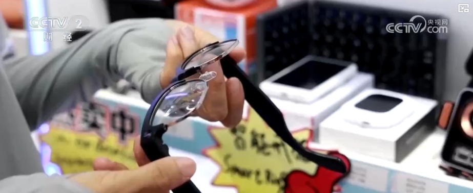 AI产品出海“加速跑” “一公里”产业链把“中国速度”转化为全球订单 AI产品出海“加速跑” “一公里”产业链把“中国速度”转化为全球订单