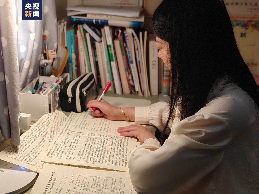 416分、初试第一！为鼓励初中生女儿，41岁妈妈考上了研究生