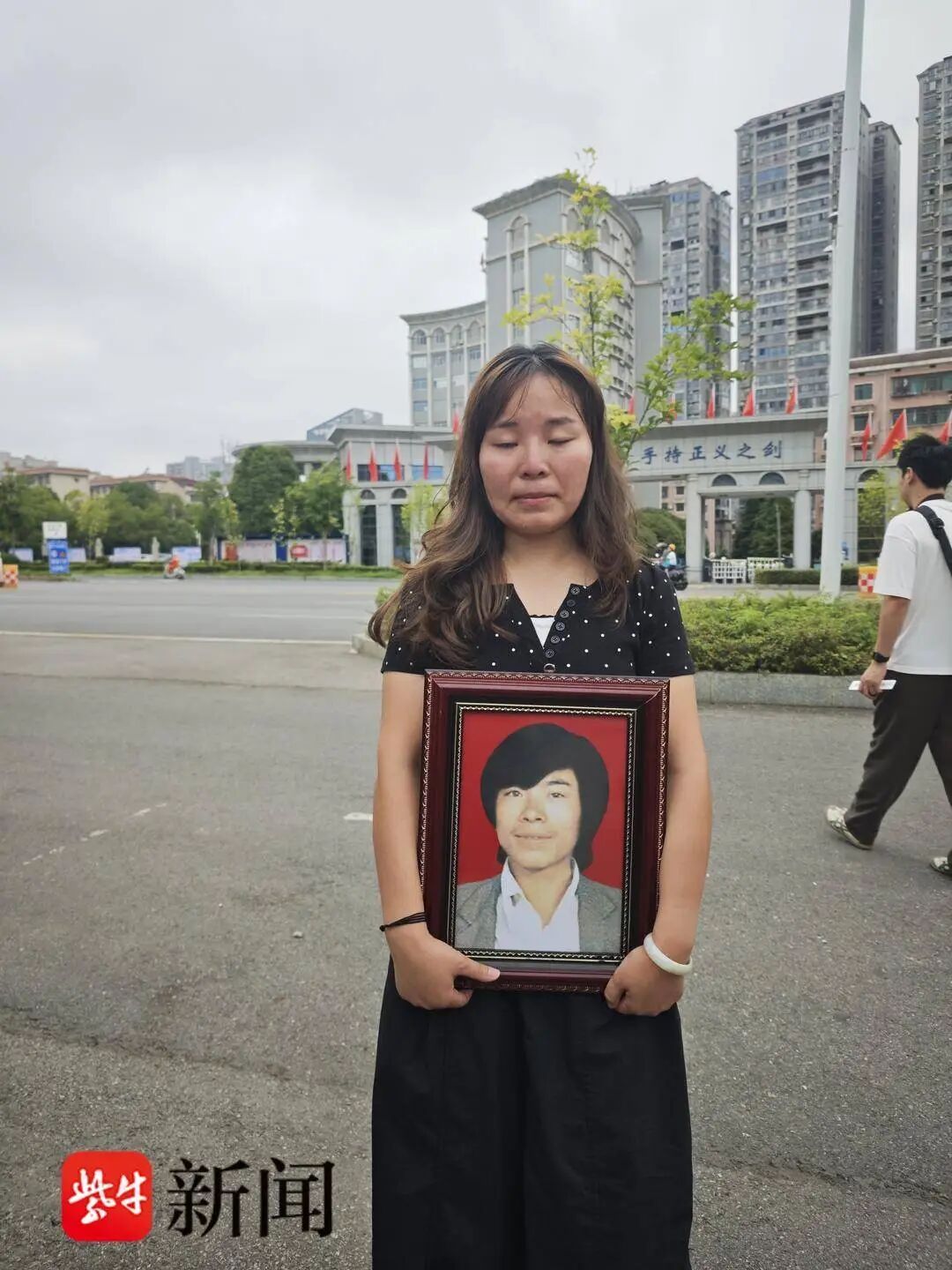 摩的司机惨遭劫杀,全身80处伤口,十根手指几乎被砍断,凶手逃亡30年成金店老板 摩的司机惨遭劫杀,全身80处伤口,十根手指几乎被砍断,凶手逃亡30年成金店老板