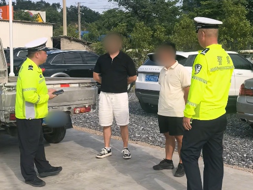 货车变身“移动办公室”?罚款500元、记3分! 货车变身“移动办公室”?罚款500元、记3分!