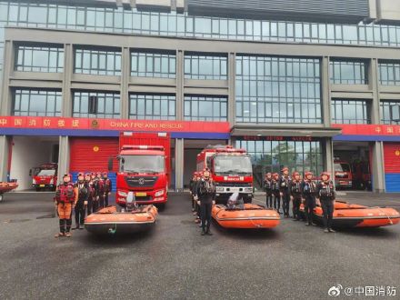 台风黄色预警!“白海豚”将在华东沿海登陆,消防集结备战 台风黄色预警!“白海豚”将在华东沿海登陆,消防集结备战