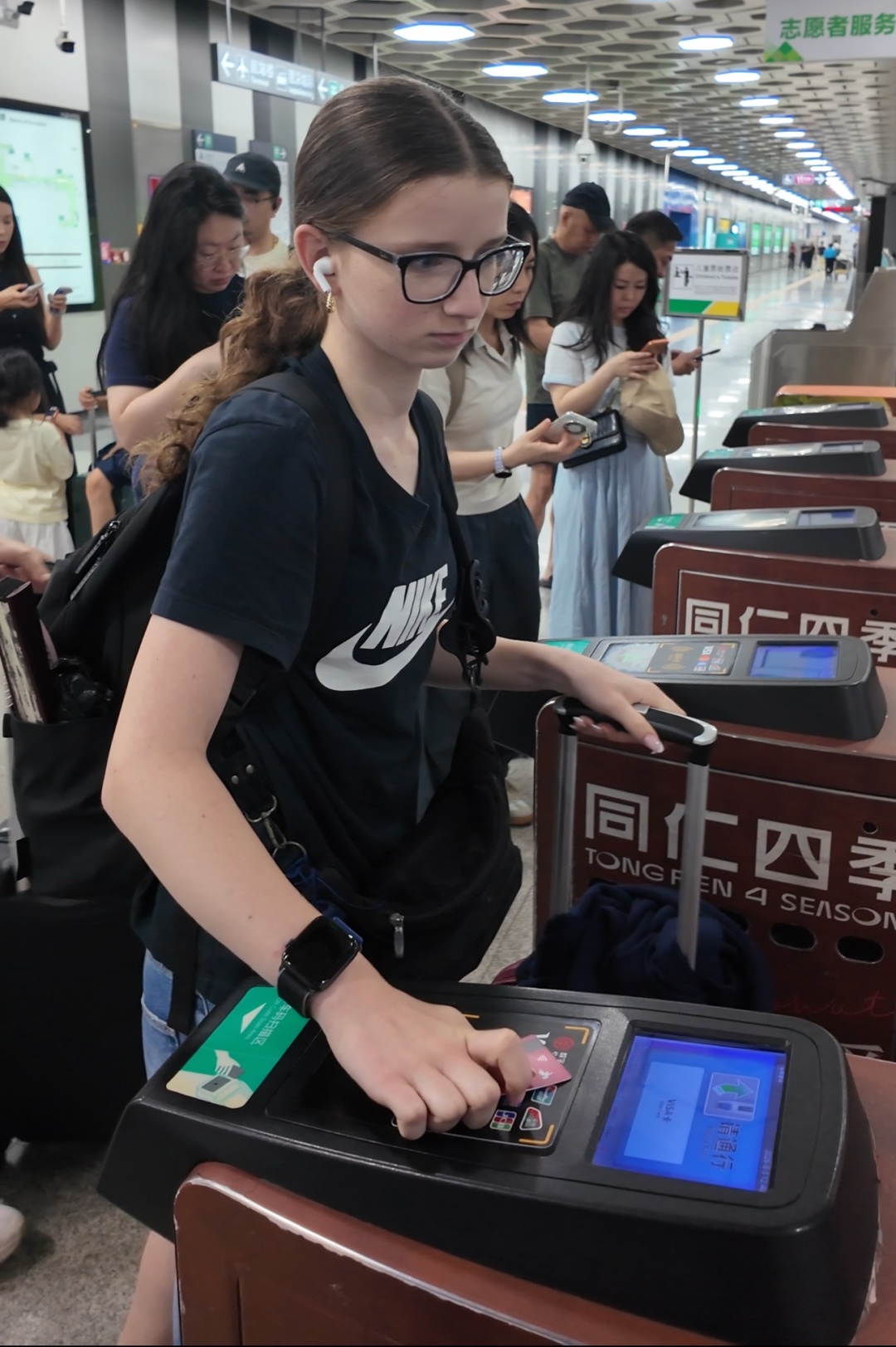 让入境“第一公里”更丝滑！外国游客“无感通行”深圳地铁