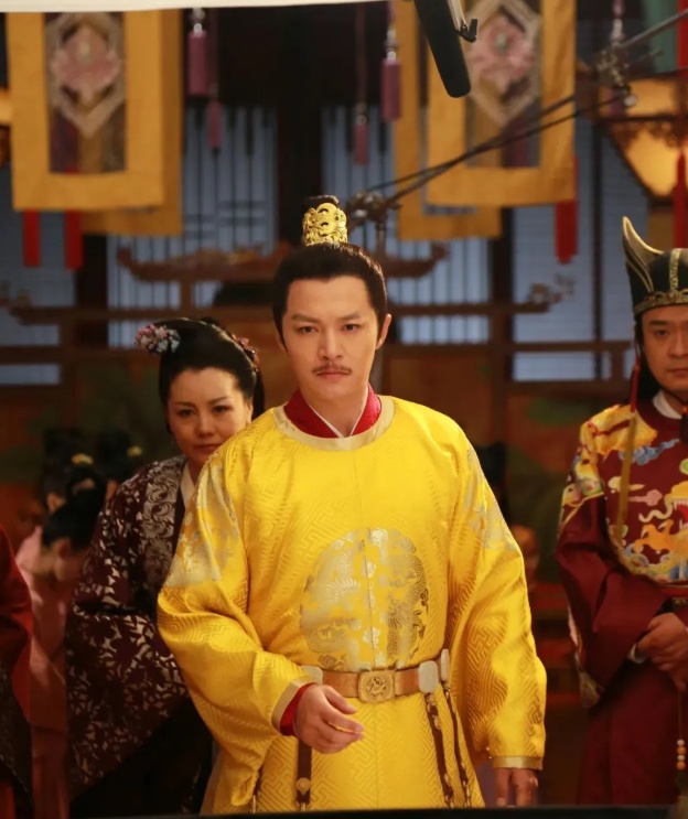 演员郑国霖来浙江一景区表演被拦下!保安:我只认工牌,网友:你要说我是李世民 演员郑国霖来浙江一景区表演被拦下!保安:我只认工牌,网友:你要说我是李世民