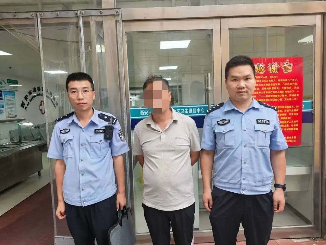 王力宏演唱会“黄牛”拆围挡，带10名观众藏匿清洁室被当场查获，西安警方：行拘！
