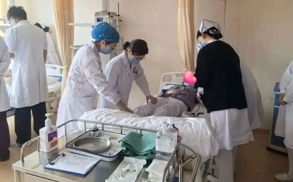 伤口结痂不代表痊愈,西安一女子被自家猫抓伤,十余天后确诊坏死性筋膜炎险些截肢 伤口结痂不代表痊愈,西安一女子被自家猫抓伤,十余天后确诊坏死性筋膜炎险些截肢