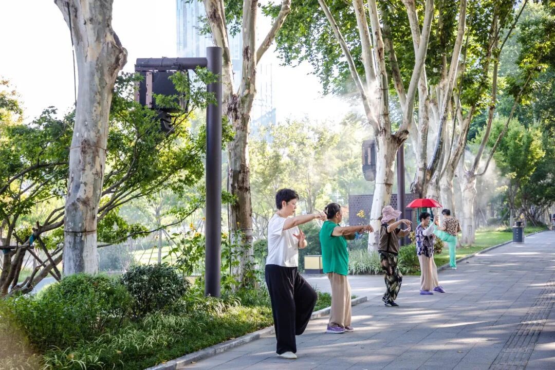 瞬间降温6℃！武汉街头多处出现，“比空调房还舒服”