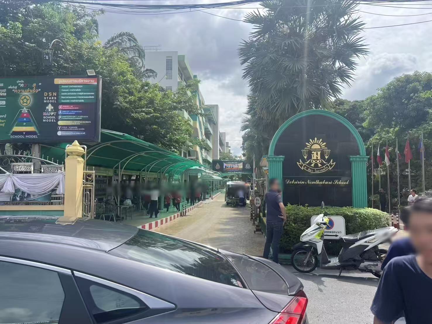 泰国校园枪击事件凶手被发现已死亡 疑为自杀 泰国校园枪击事件凶手被发现已死亡 疑为自杀