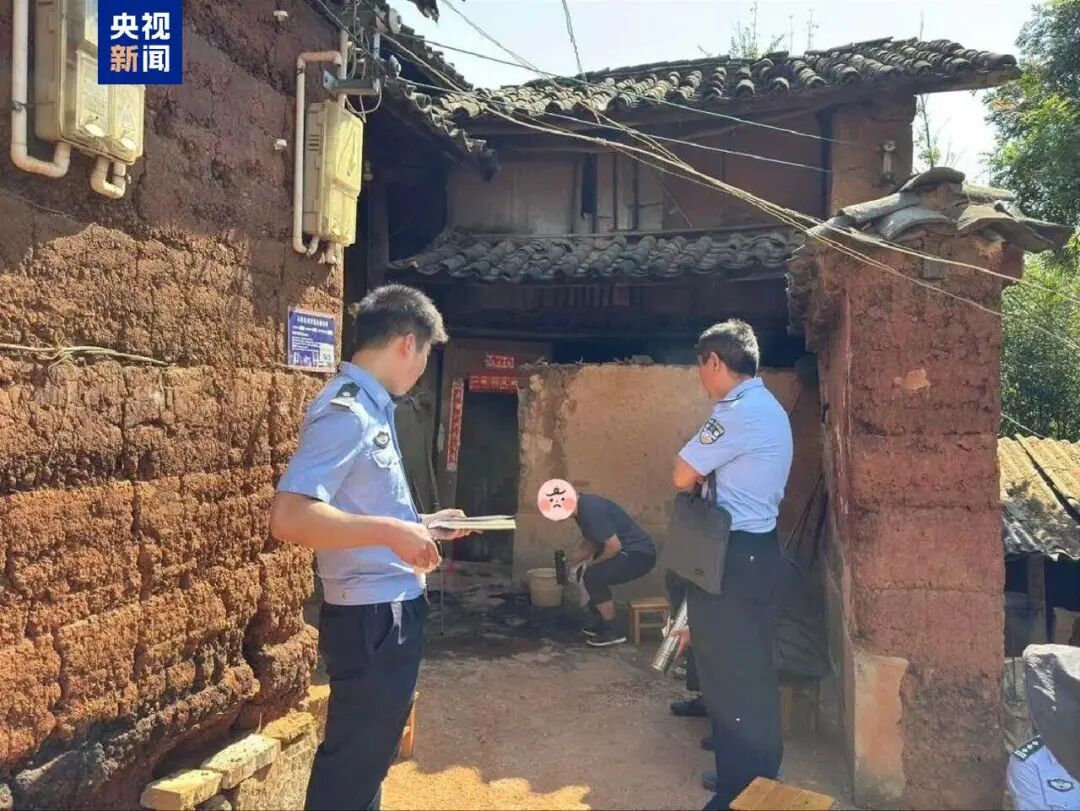 杨某某恶意报警172次,其妻李某某采取过激行为阻碍执法,夫妻二人被行拘! 杨某某恶意报警172次,其妻李某某采取过激行为阻碍执法,夫妻二人被行拘!