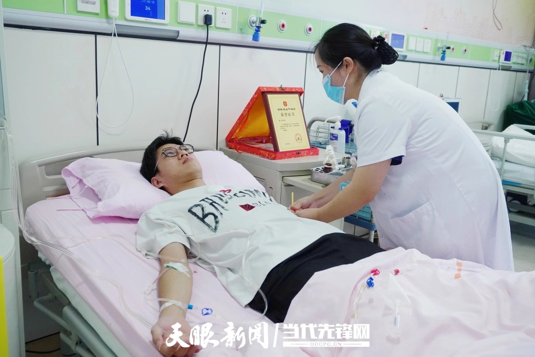 25岁贵州小伙，用5年等来“400万分之一”的缘分