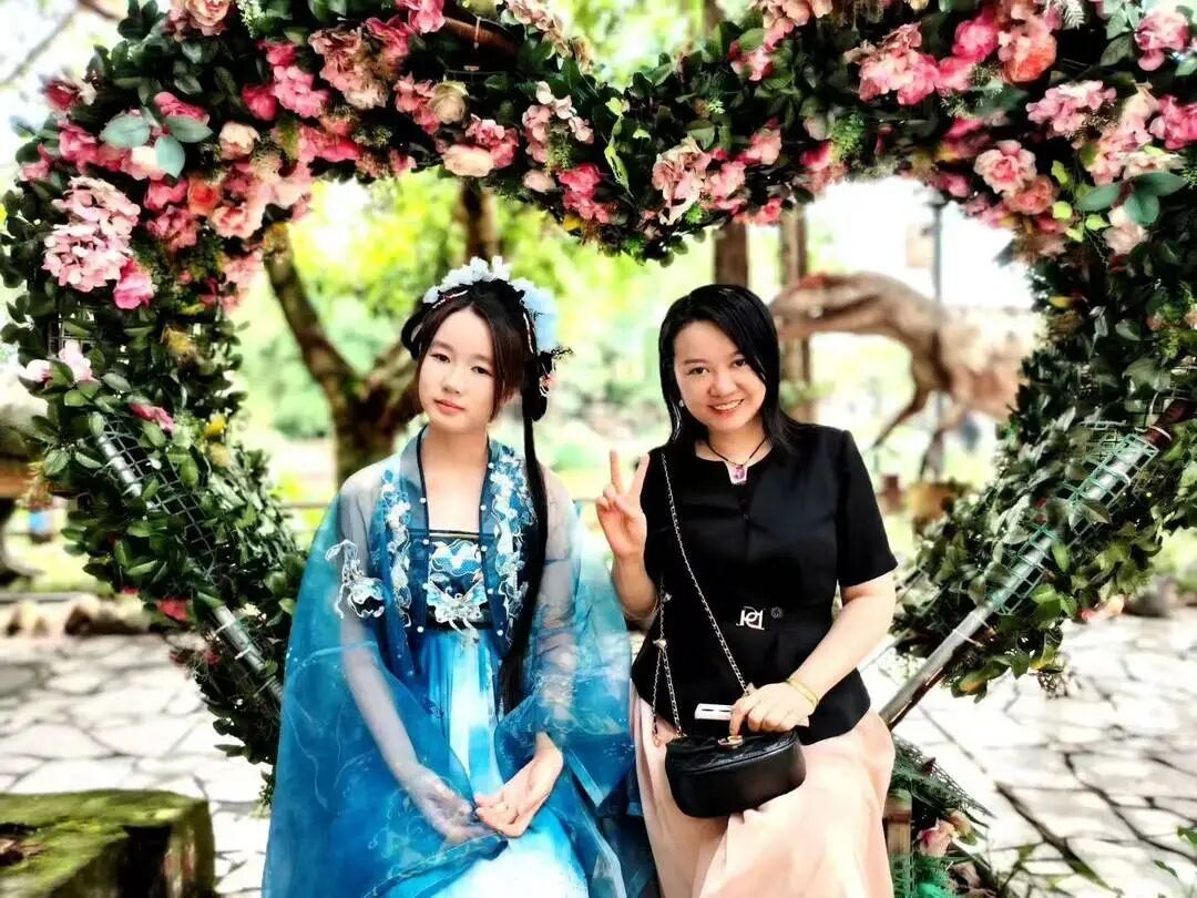 "正是闯的年纪"! 41岁妈妈考研封神,416分初试第一…母女相约成校友
