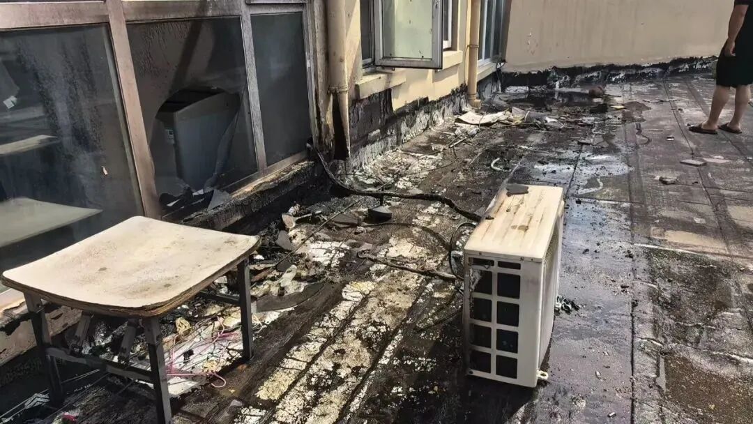 网传 “空调24小时不关更省电”?安全提醒:省电事小,防火事大! 网传 “空调24小时不关更省电”?安全提醒:省电事小,防火事大!