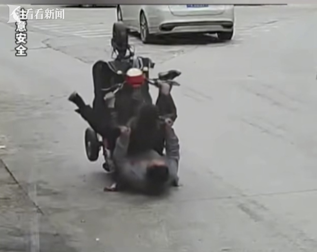 买菜、接娃、遛弯“神器”?老年人注意了!上海交警明确:这类“网红”代步车不能上路 买菜、接娃、遛弯“神器”?老年人注意了!上海交警明确:这类“网红”代步车不能上路
