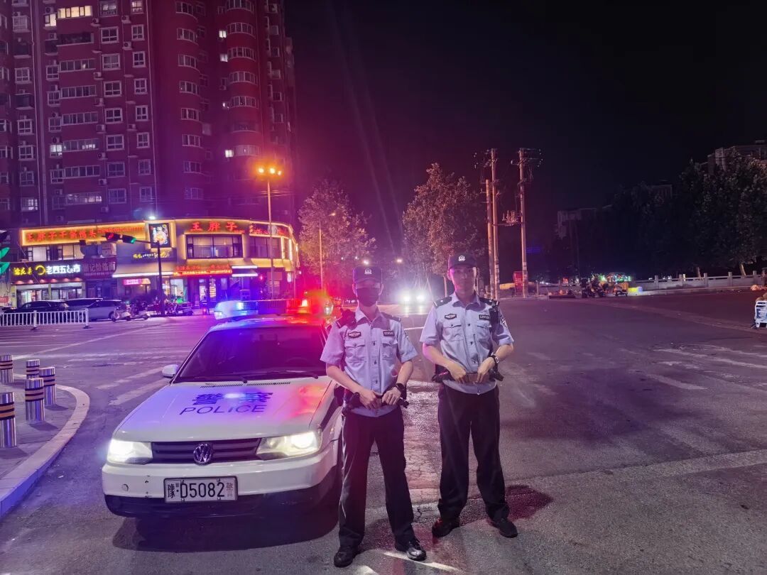 20分钟路,10分钟到!凌晨2点,平顶山街头警车开道,抢回母子平安 20分钟路,10分钟到!凌晨2点,平顶山街头警车开道,抢回母子平安