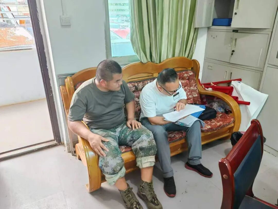 “不敢相信，那个每天风风火火、走路带风的同事，就这样倒在了隔壁办公室”
