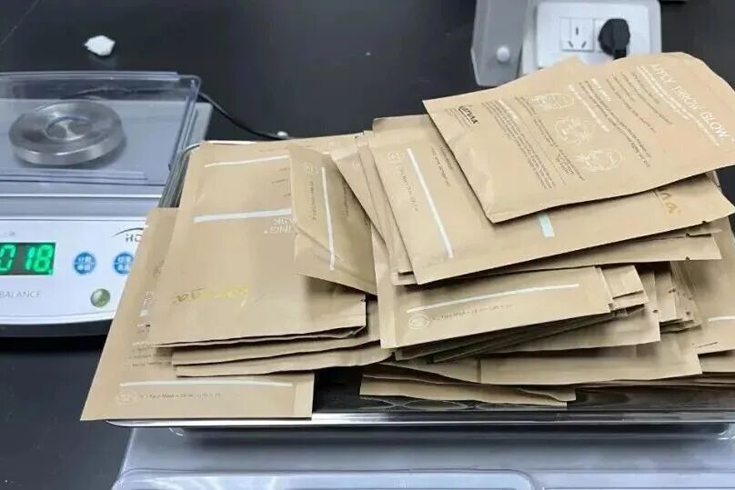胆子太大!7本图书里夹藏了近5公斤K粉 胆子太大!7本图书里夹藏了近5公斤K粉