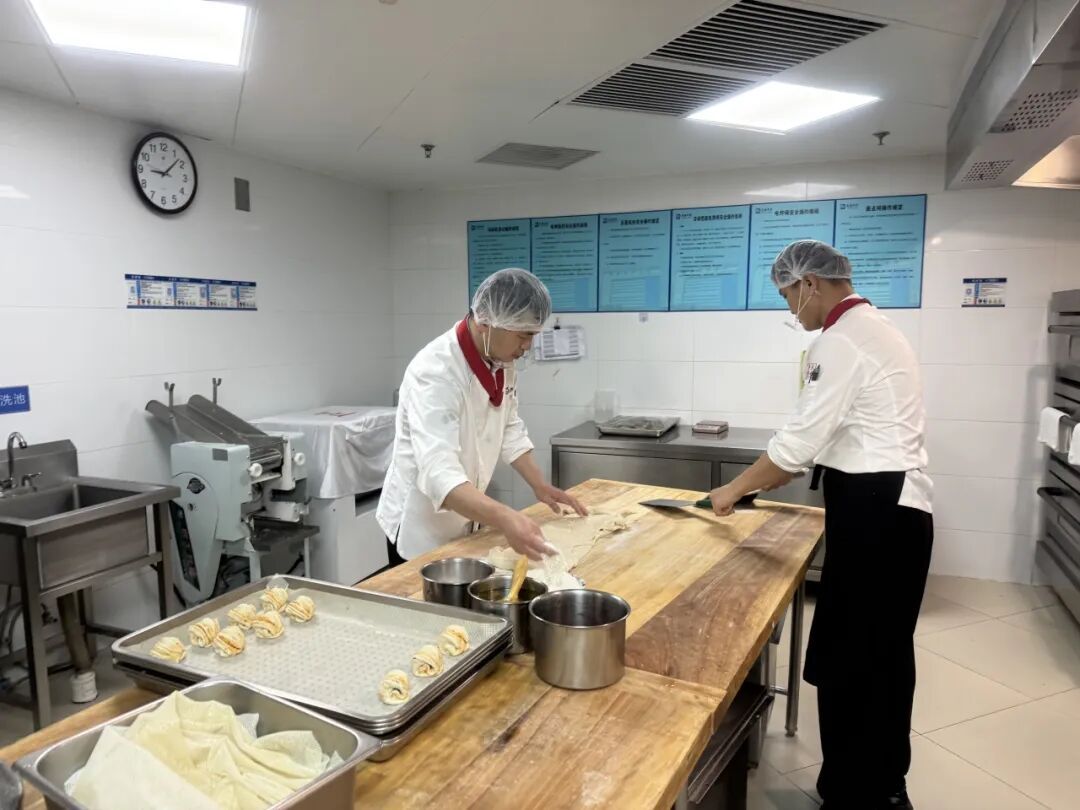 火车上的“京味儿”升级!国铁北京局上新11种餐食 火车上的“京味儿”升级!国铁北京局上新11种餐食