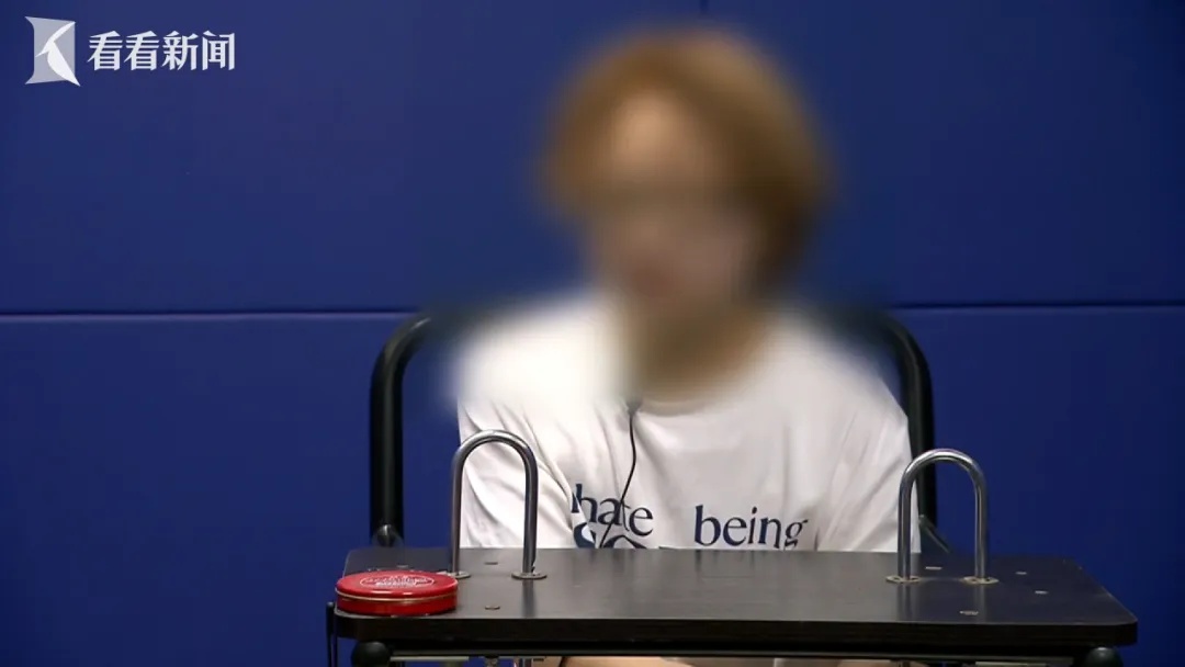 “这就是我的包！”女子网购名牌包，发现竟是自己家离奇失踪的同一只，还被转卖了5次